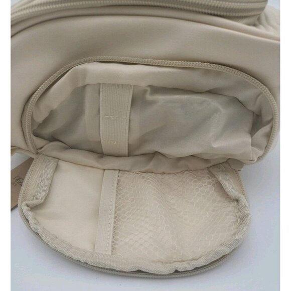 DEZI Skin Pack It All Multi Purpose Hanging Travel Bag Soft Hook PU Leather - Picture 7 of 13